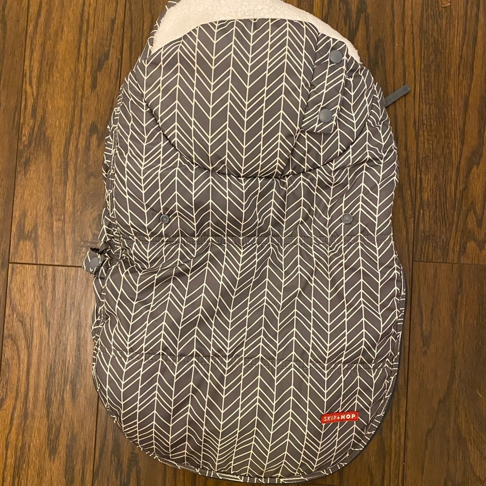 Skip hop car seat cover